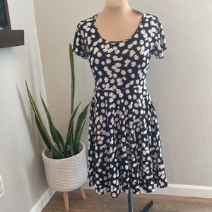 Women’s floral print dress fits size small